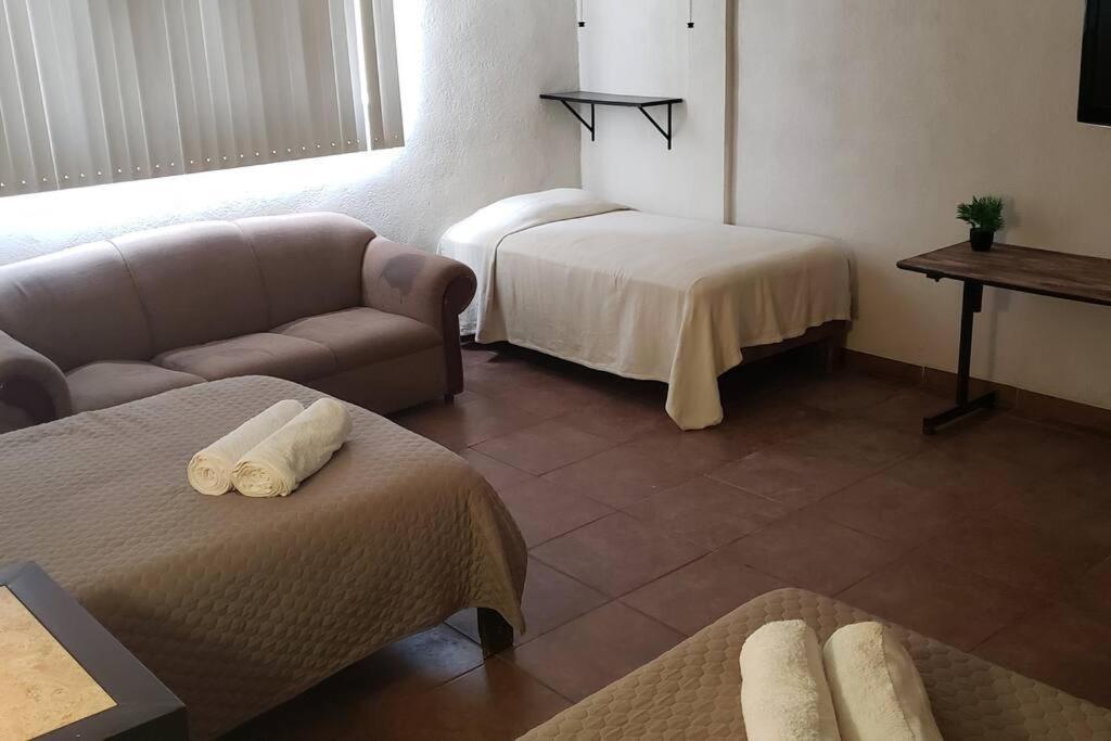 Departamento Grande Con 2 Recamaras Con Aire 5 Camas Wifi 115Mb, Cocina .Cochera Techada, #4 Ciudad Valles Exterior photo